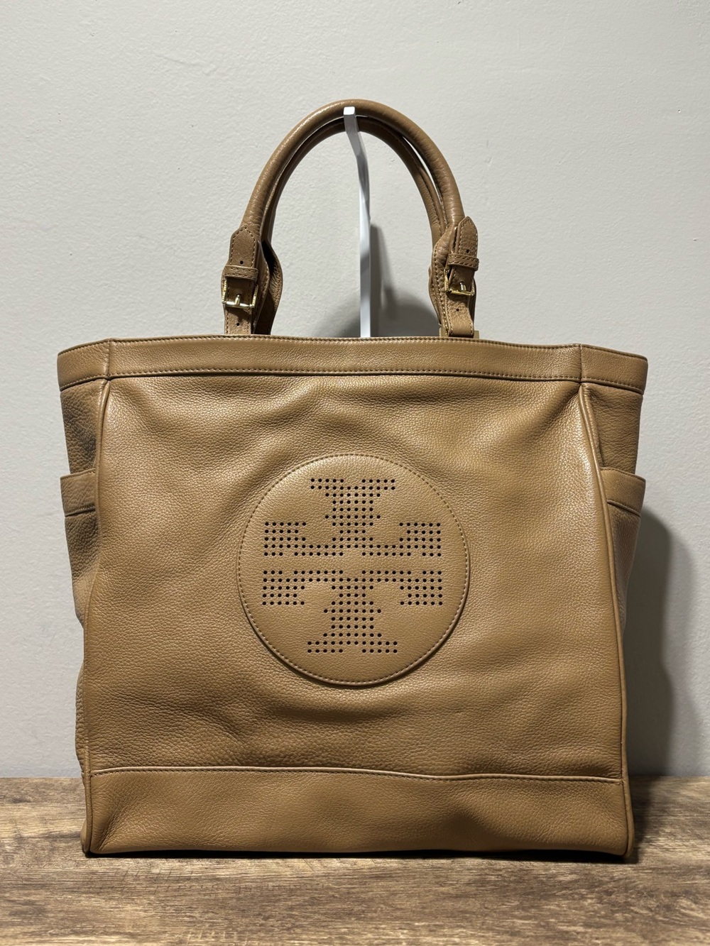 Tory Burch Kipp Tote in Sand Dollar - Picture 12 of 12